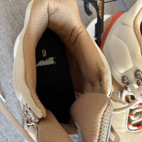 NWOT Avia Trail/Athletic Brown & Orange High Top Sneakers Sz. 9 - Picture 4 of 5